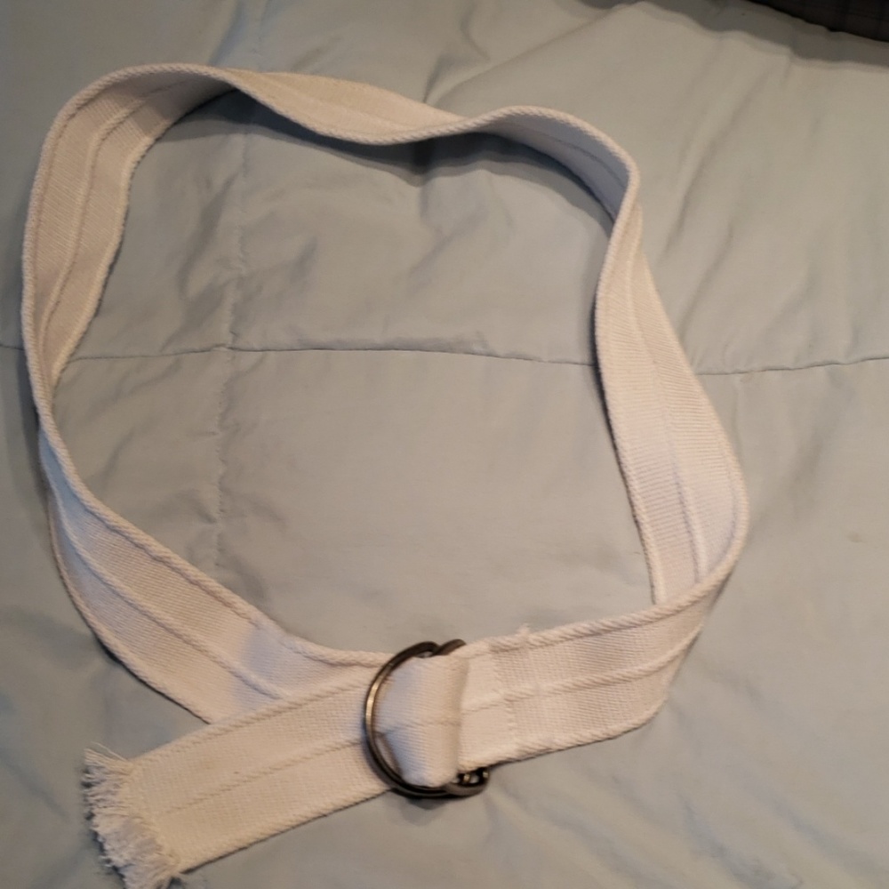White Canvas D ring belt